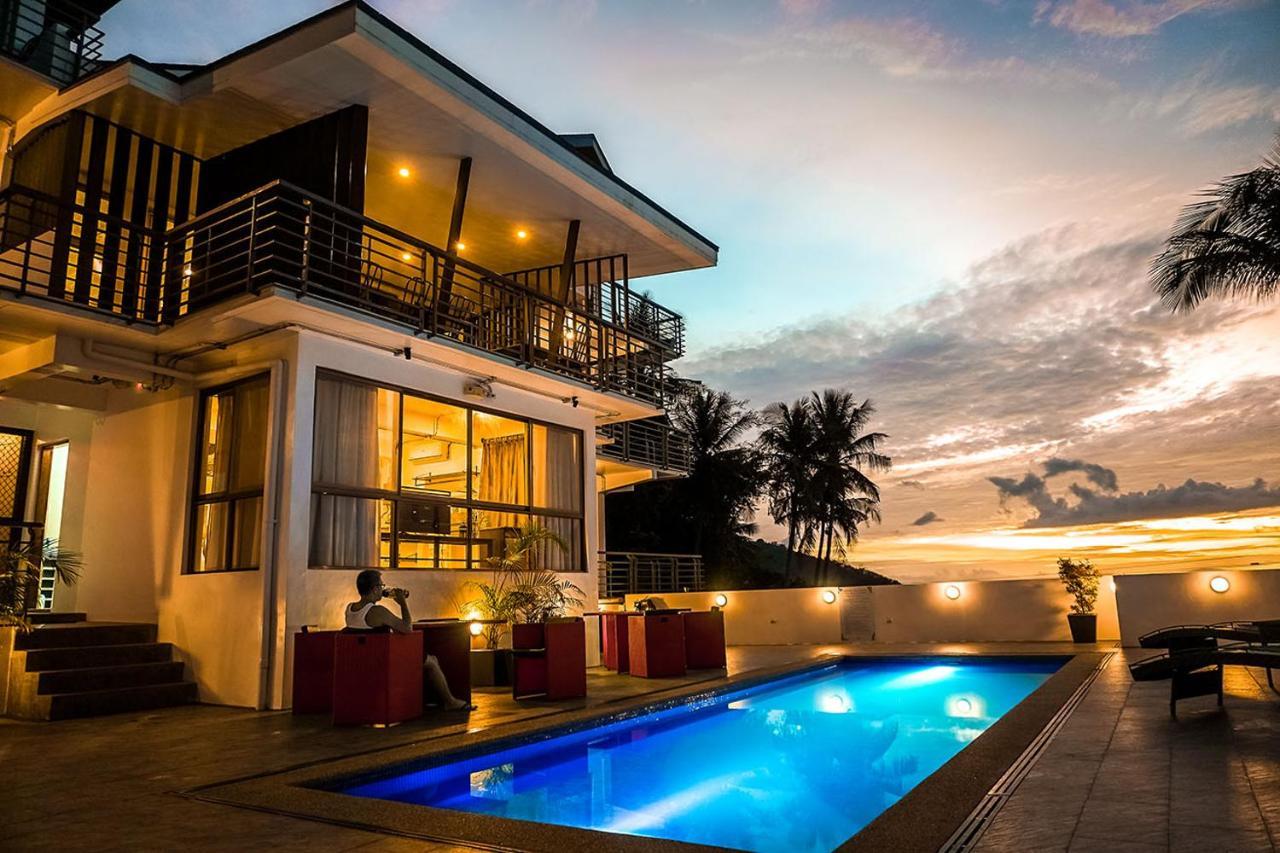 Av Suites Puerto Galera Exterior photo