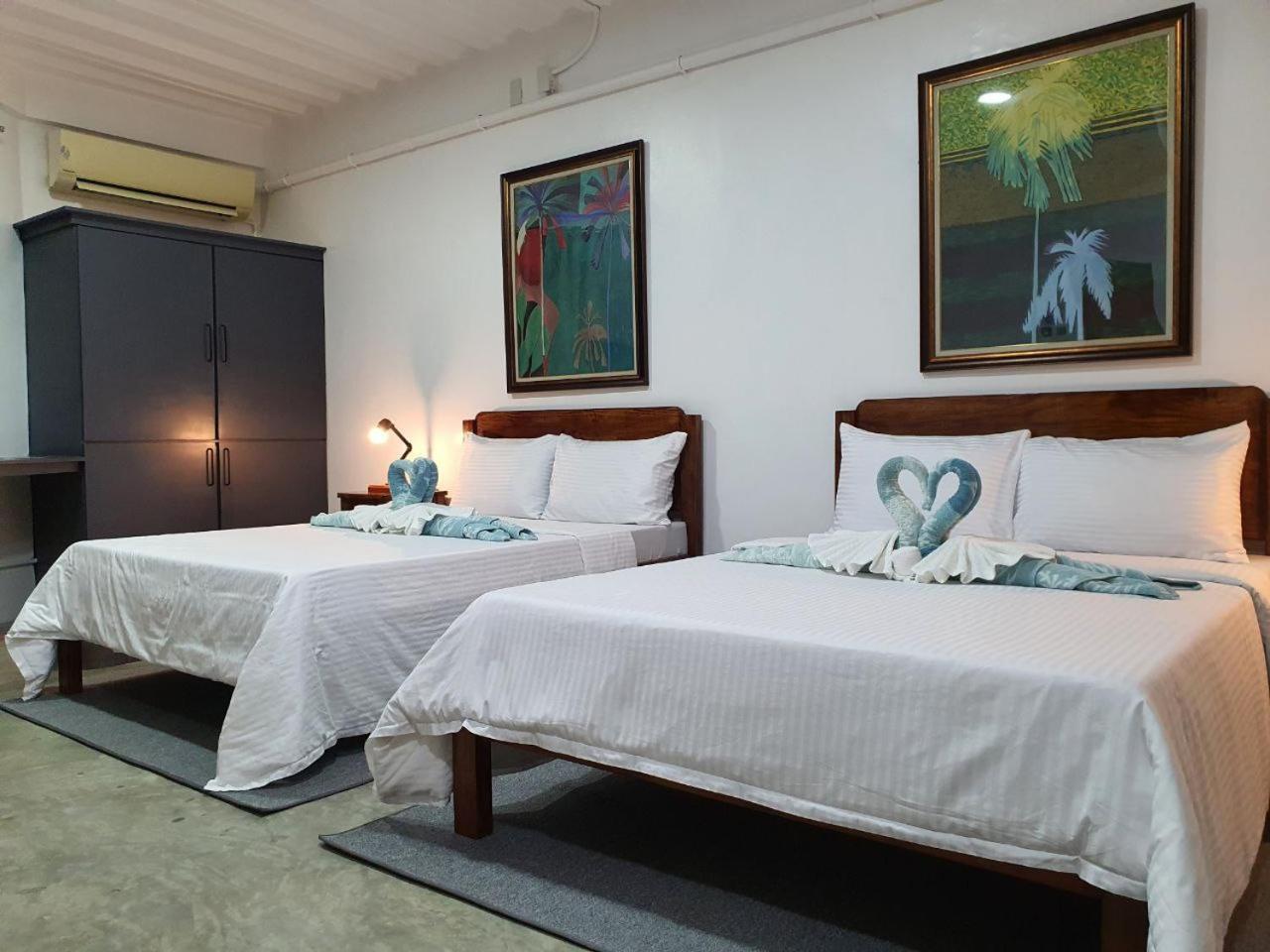 Av Suites Puerto Galera Exterior photo