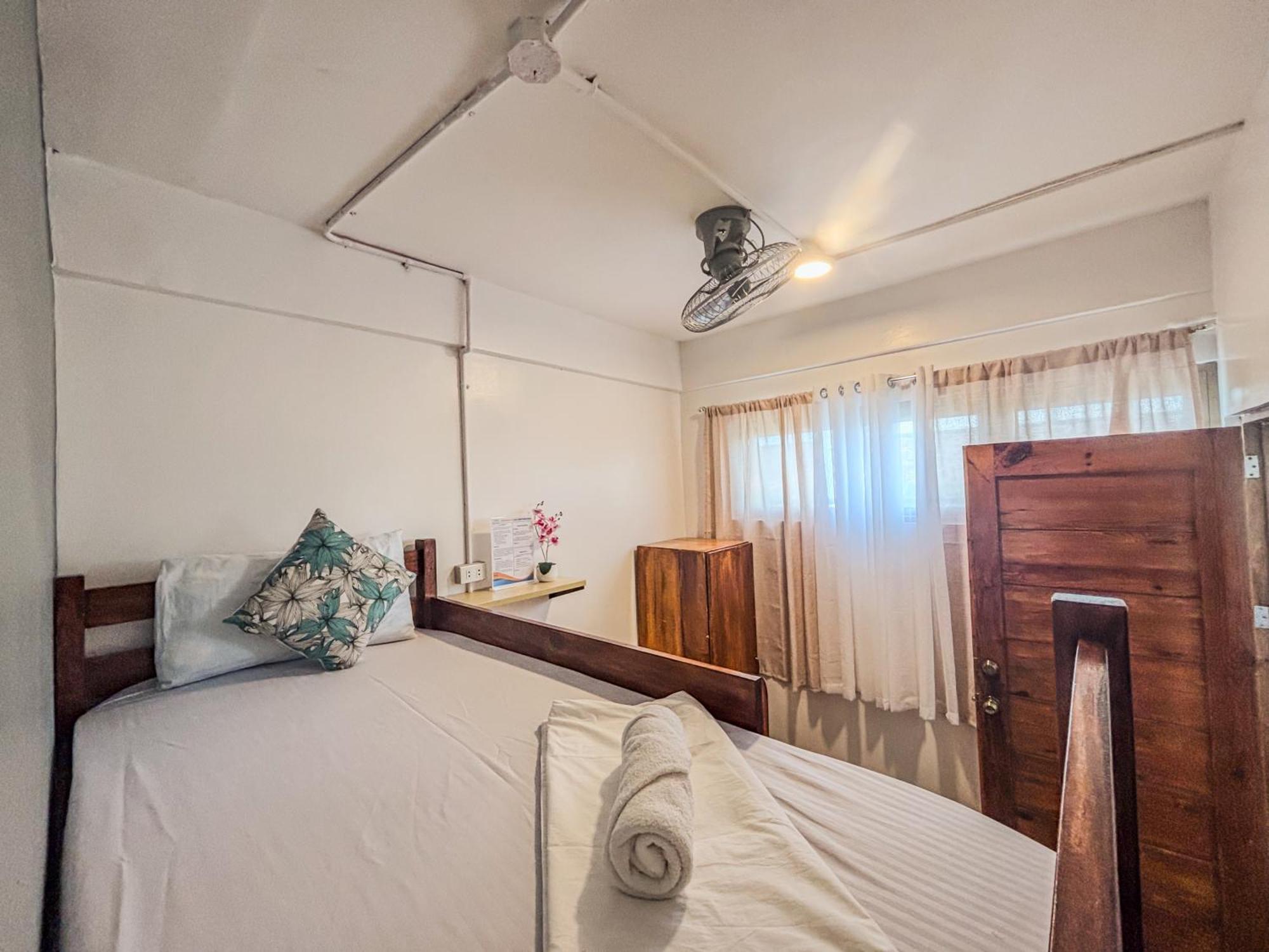 Av Suites Puerto Galera Exterior photo